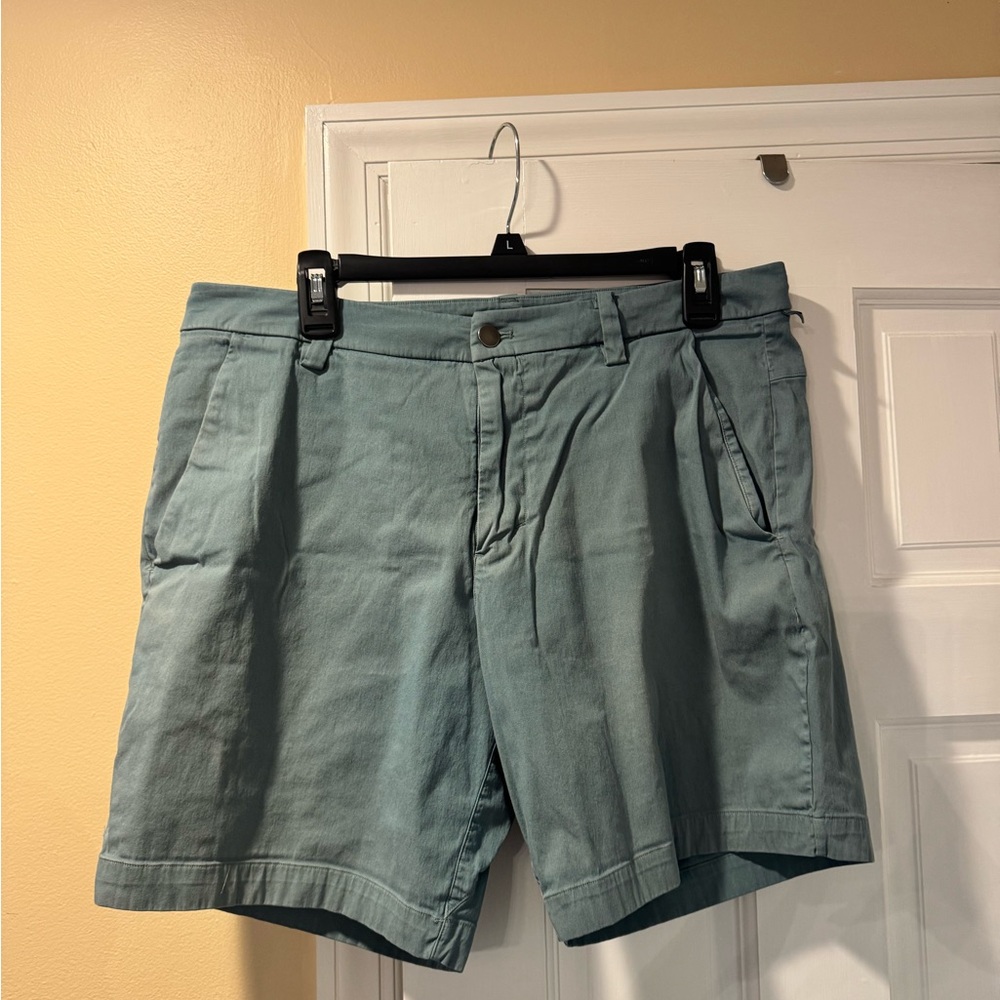 lululemon athletica Men's Flat Front Shorts - Green